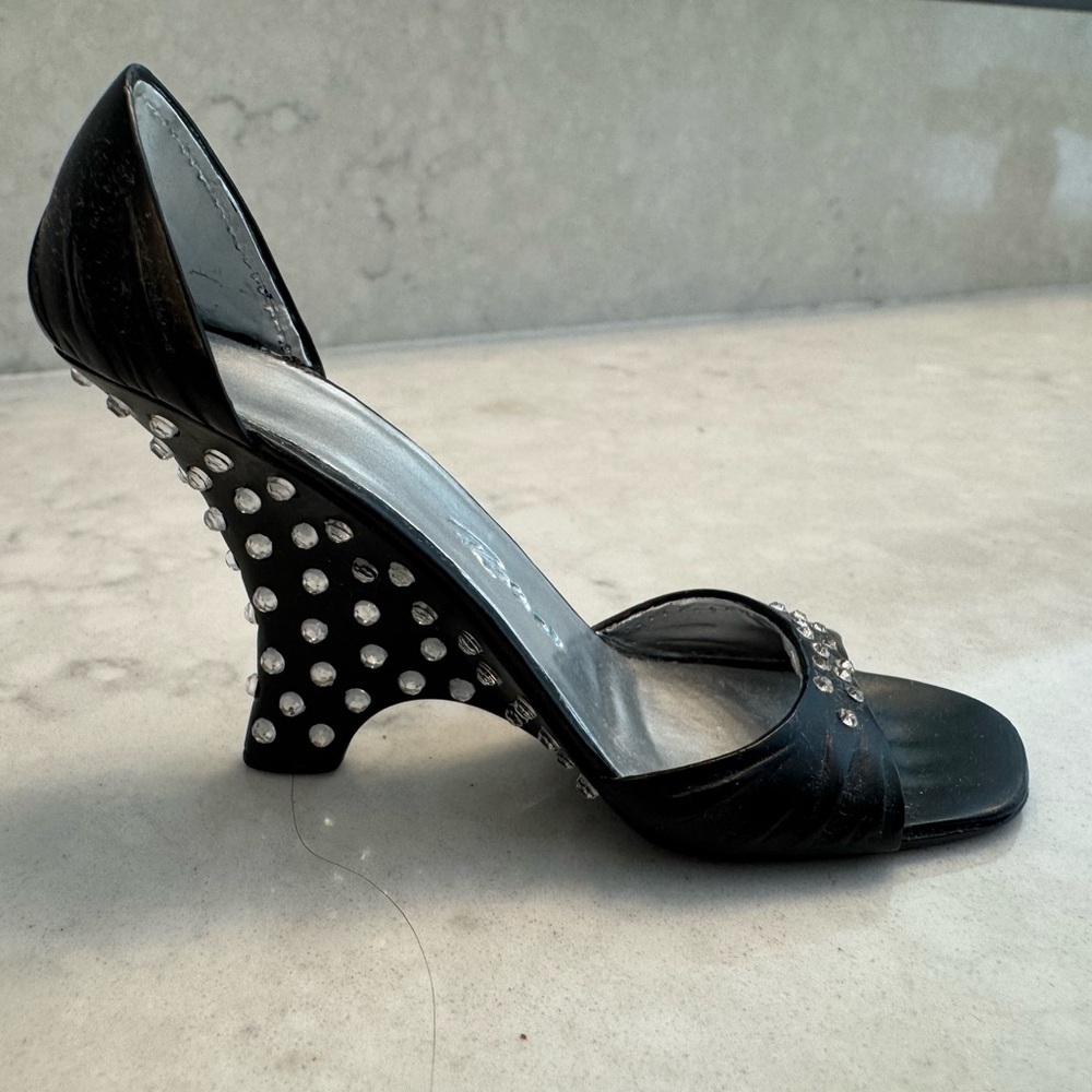 Elegant Black Studded Women's Decorative Heel